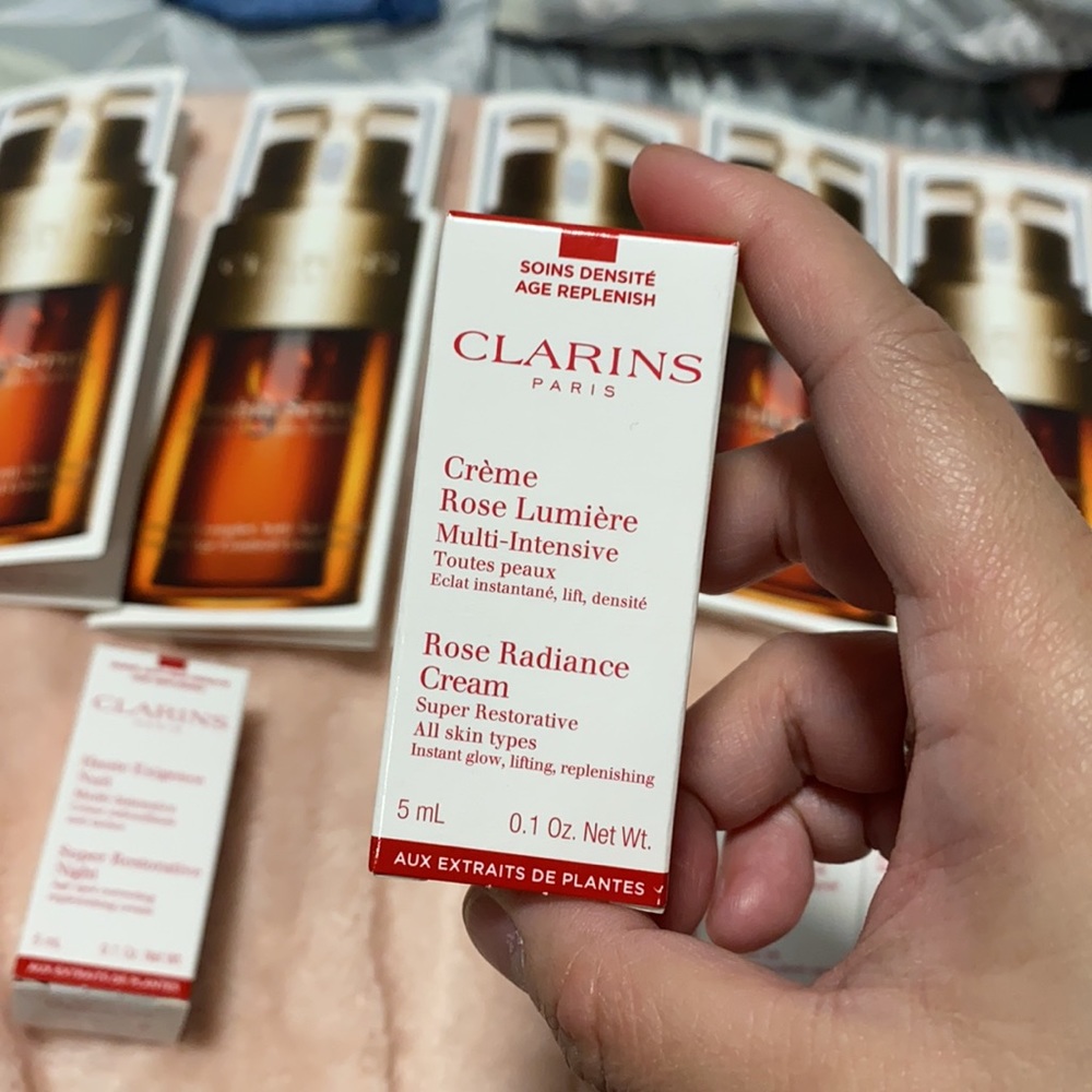 Clarins Sample 9pc - Picture 4 of 5